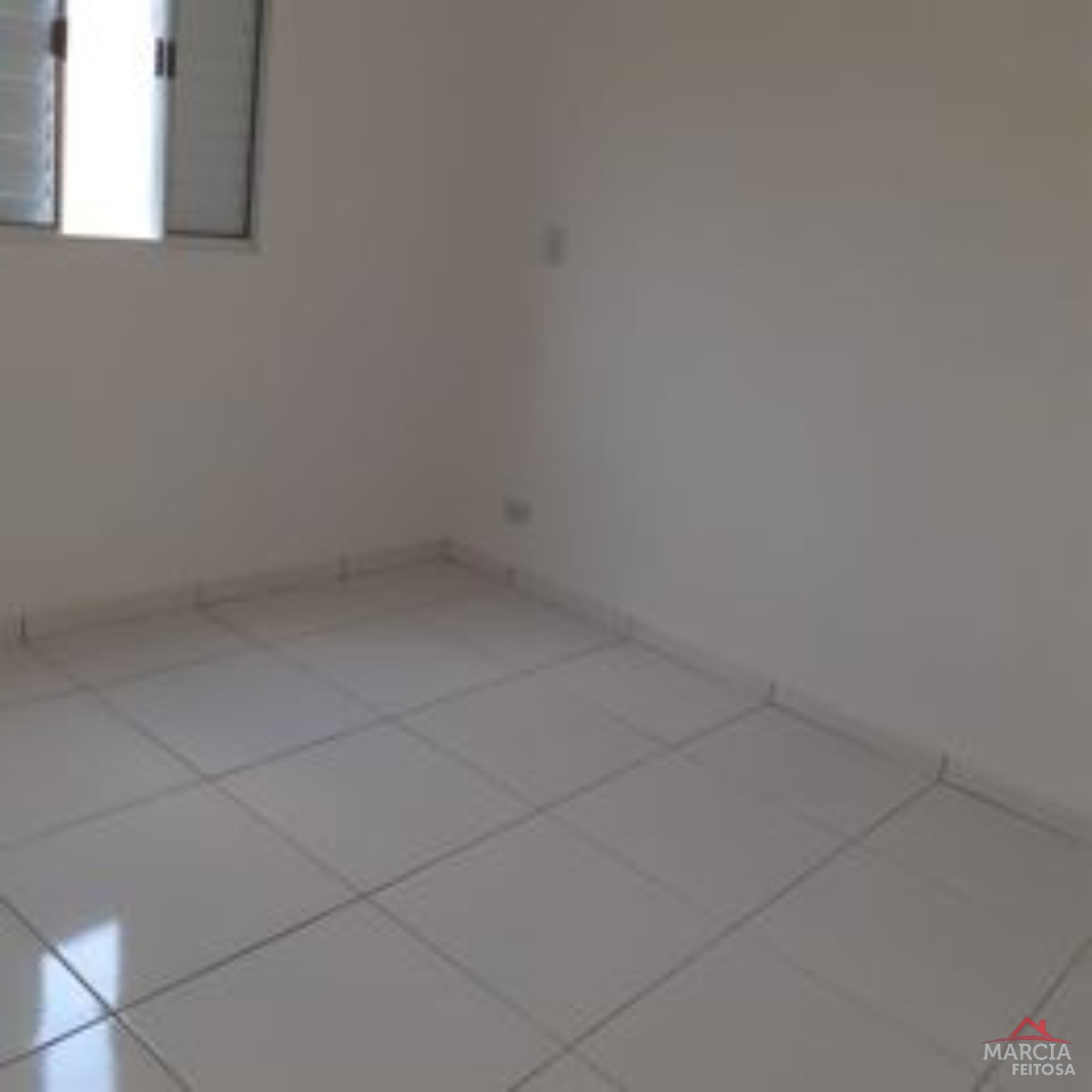 Casa à venda com 2 quartos, 60m² - Foto 7