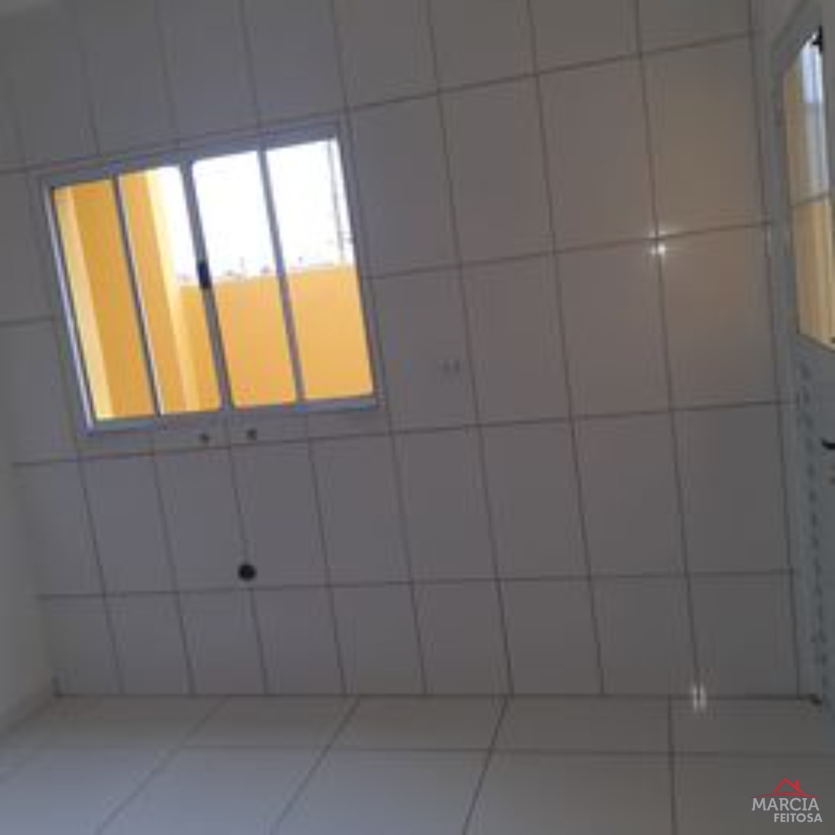 Casa à venda com 2 quartos, 60m² - Foto 8