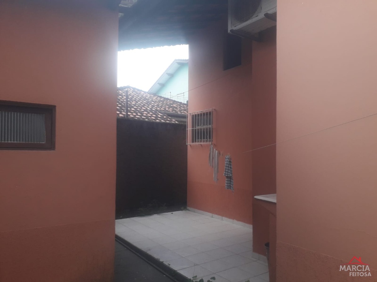 Casa à venda com 2 quartos, 150m² - Foto 18