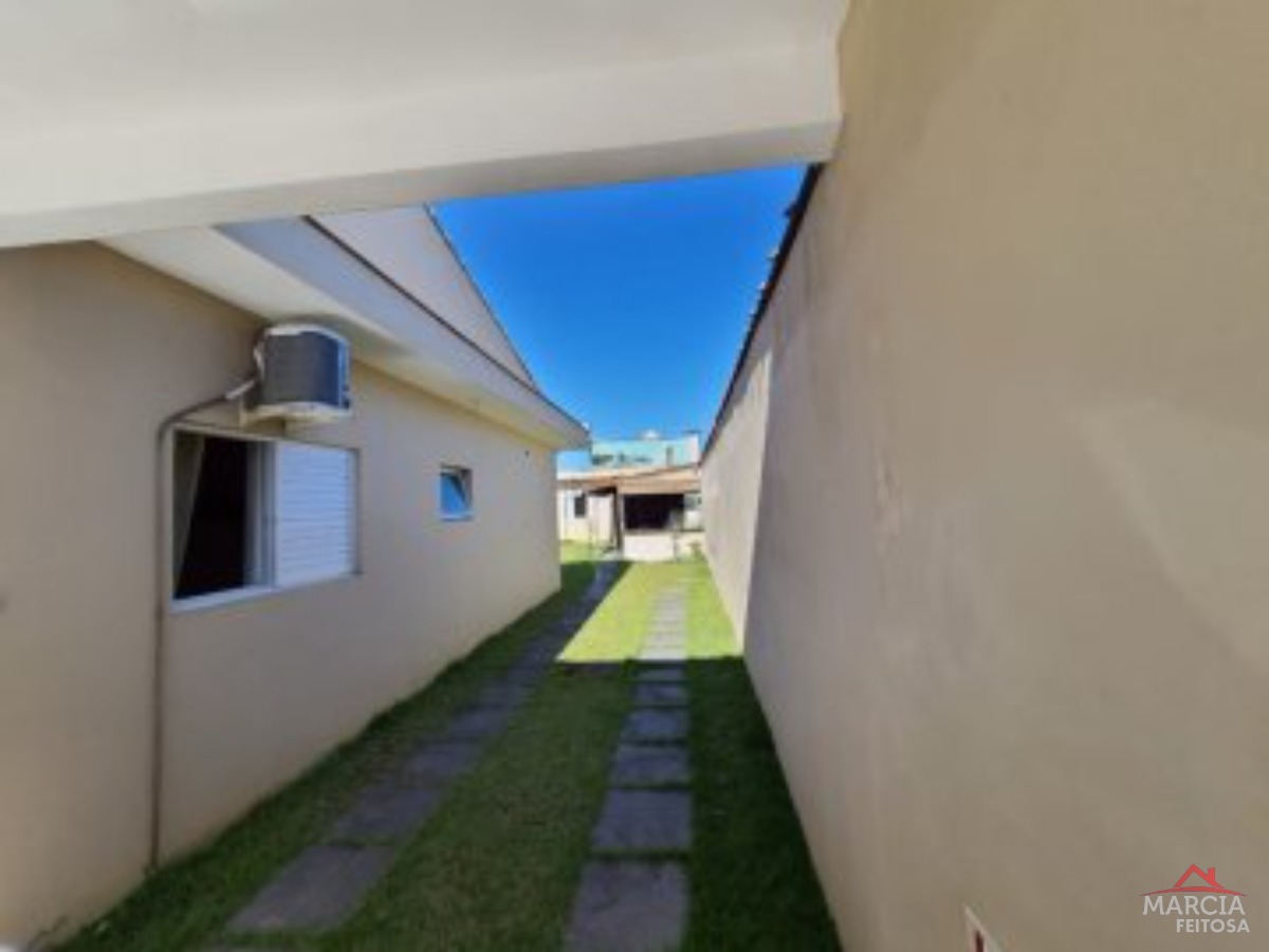 Casa à venda com 3 quartos, 163m² - Foto 1