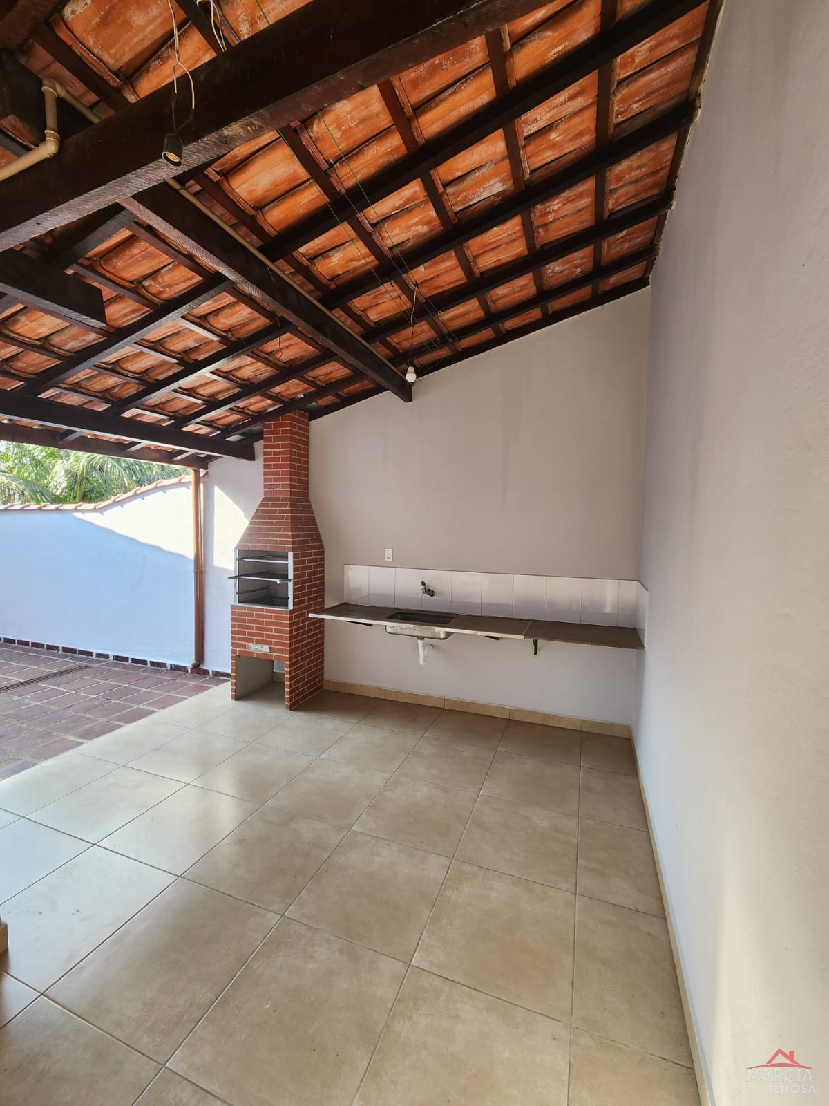 Casa à venda com 3 quartos, 250m² - Foto 3