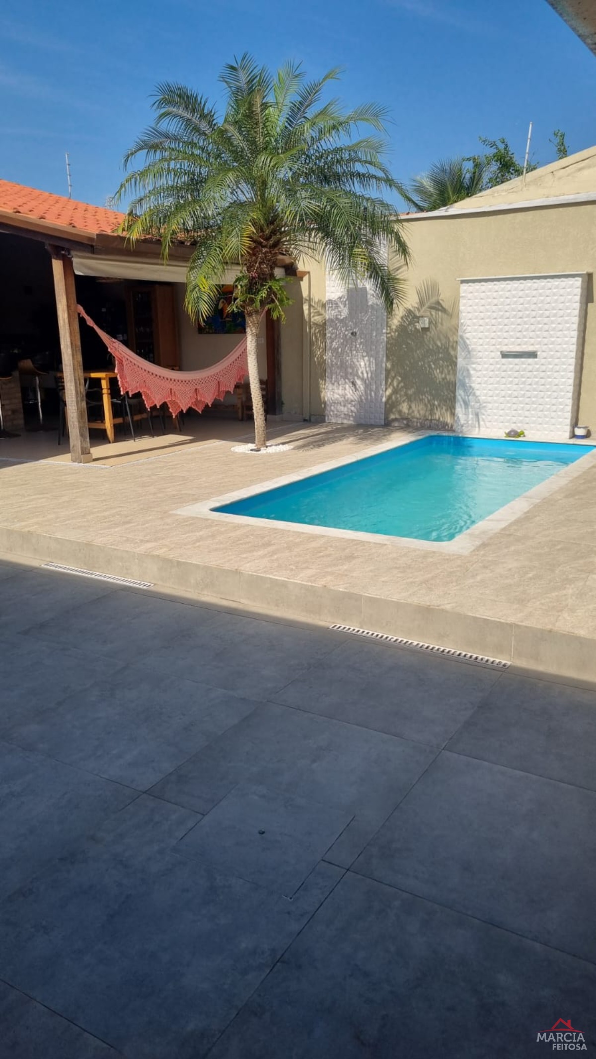 Casa à venda com 3 quartos, 250m² - Foto 1